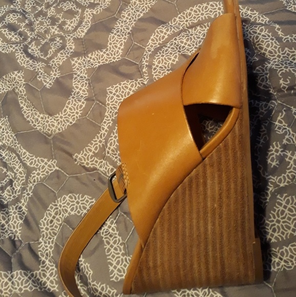 Shoes - Picture 2 of 5